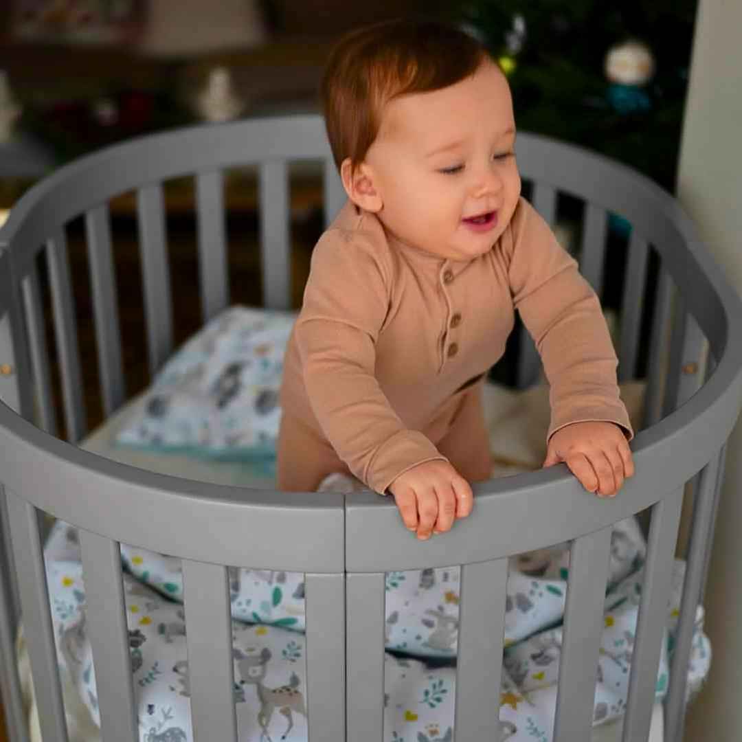 Oválná postýlka Mikko Gekko Kids 90×70 cm. Grafitová.